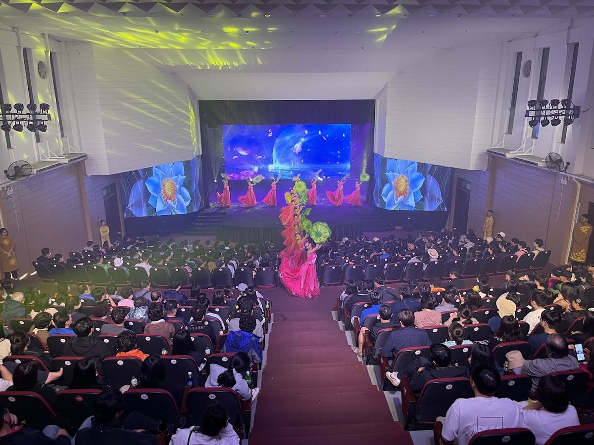 AO DAI SHOW DA NANG photo 2