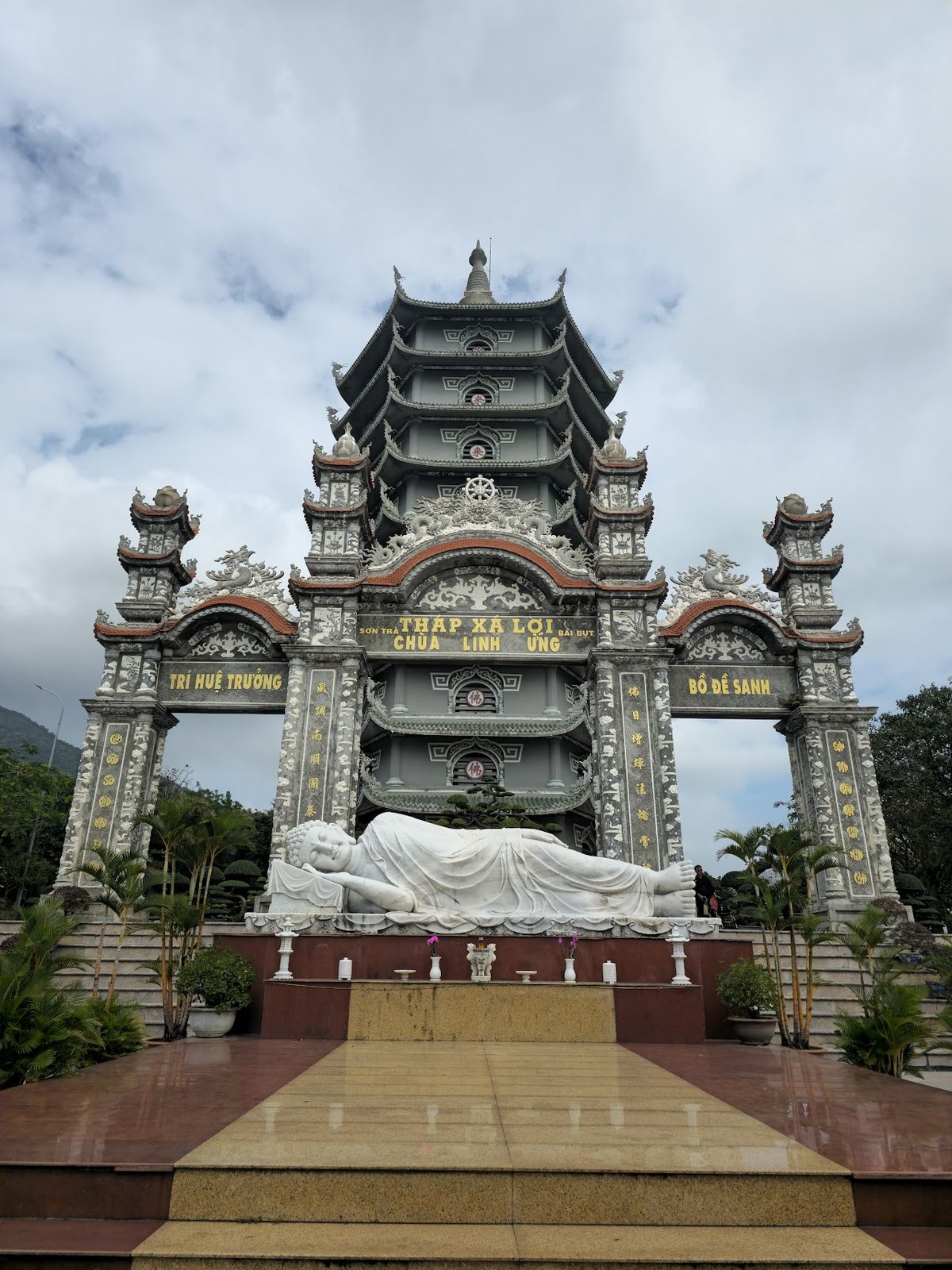 Chùa Linh Ứng photo 3