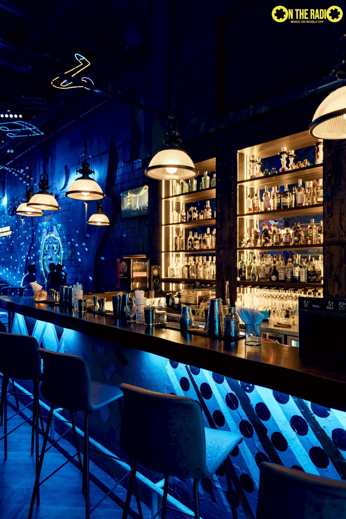 On The Radio Bar, Da Nang