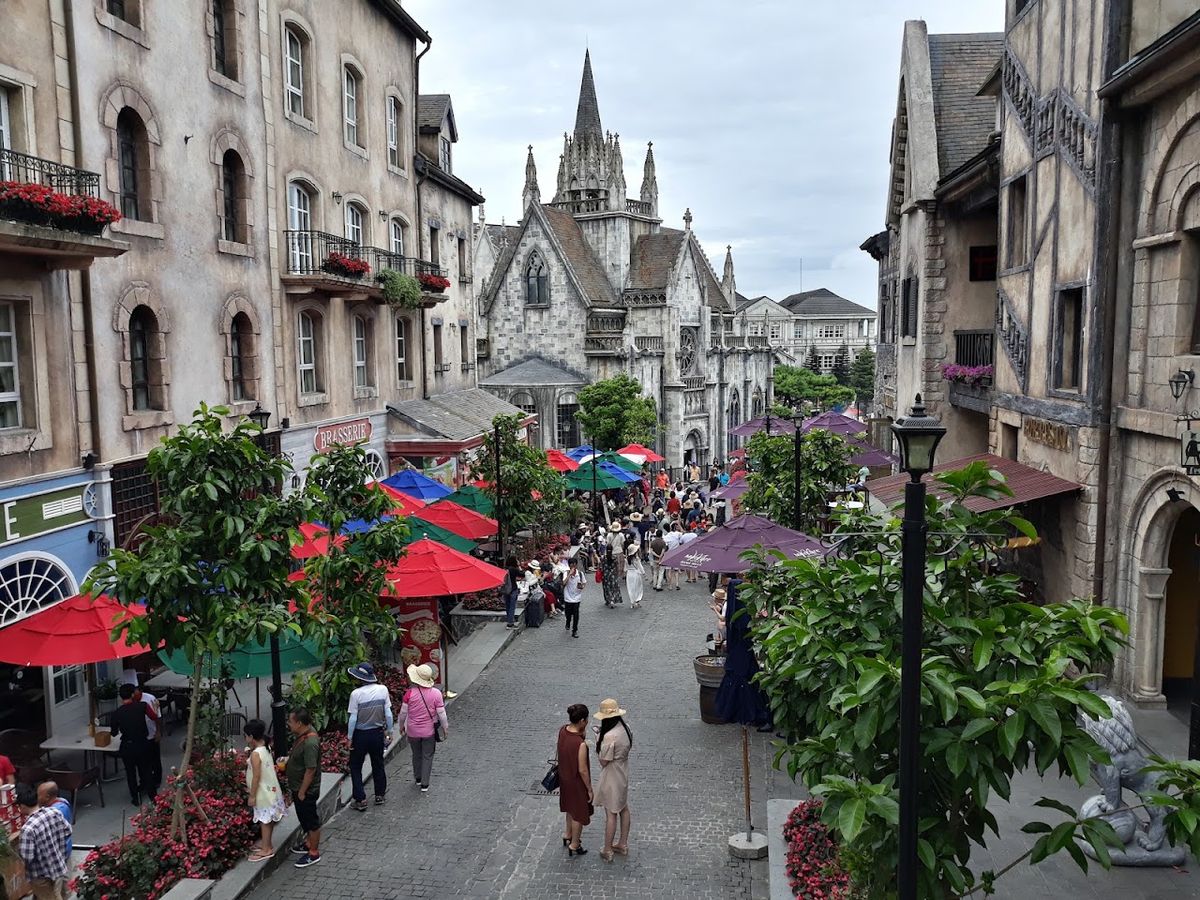 Square Du DoMe Bana Hill photo 4