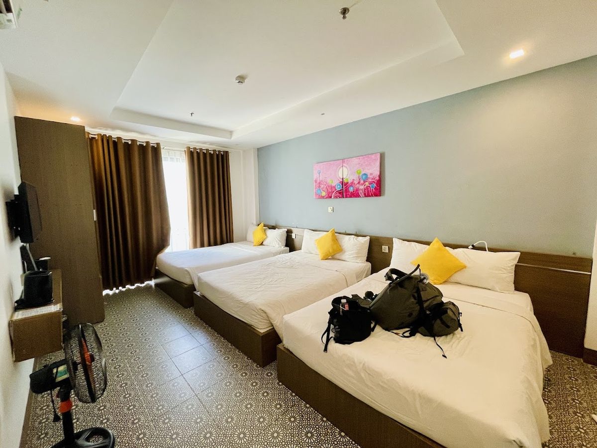 A Danang Beach Hotel pool and grounds in My Khe Beach