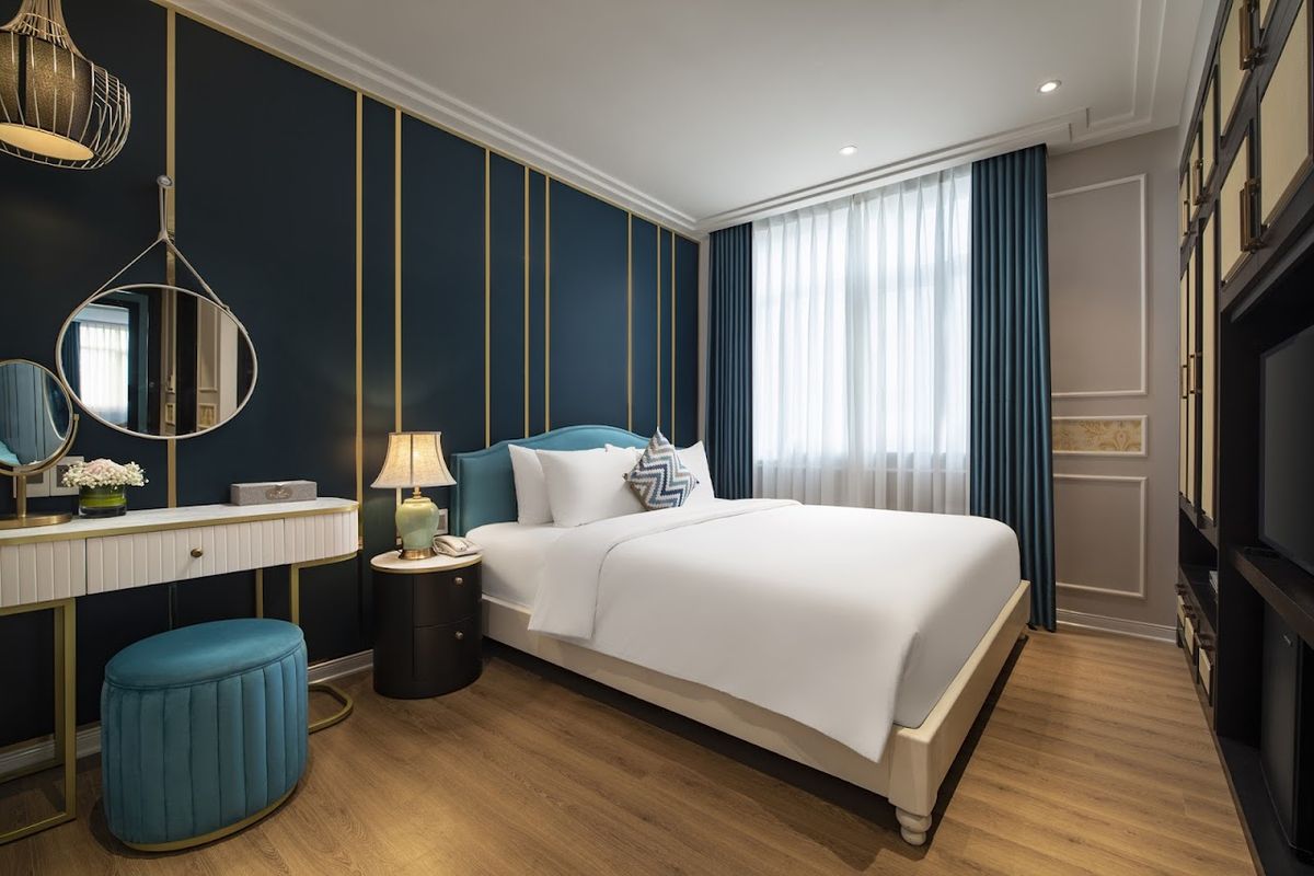 Angel Beach Hotel Danang pool and grounds in An Thuong