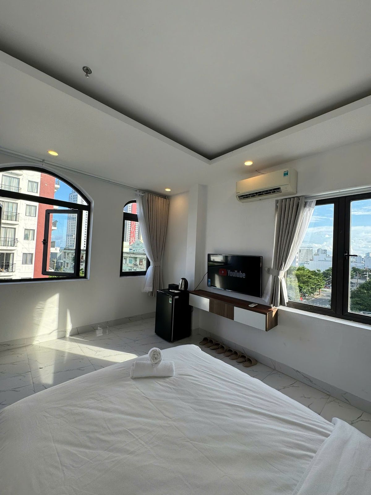 Ania Beachside Hotel Da Nang room interior in Son Tra