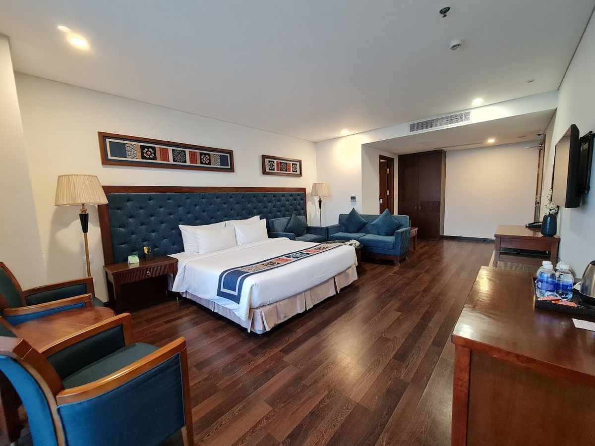 Balcona Hotel & Spa pool and grounds in An Thuong