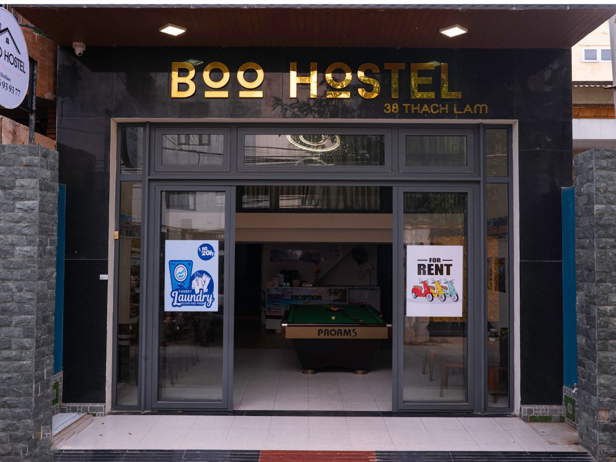 Boo HOSTEL exterior in My Khe Beach