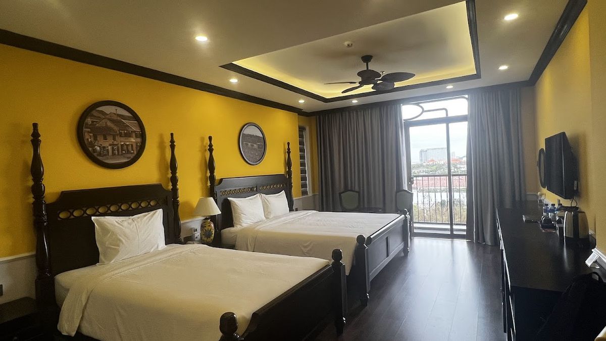 Charming Beauty Hotel pool and grounds in An Thuong