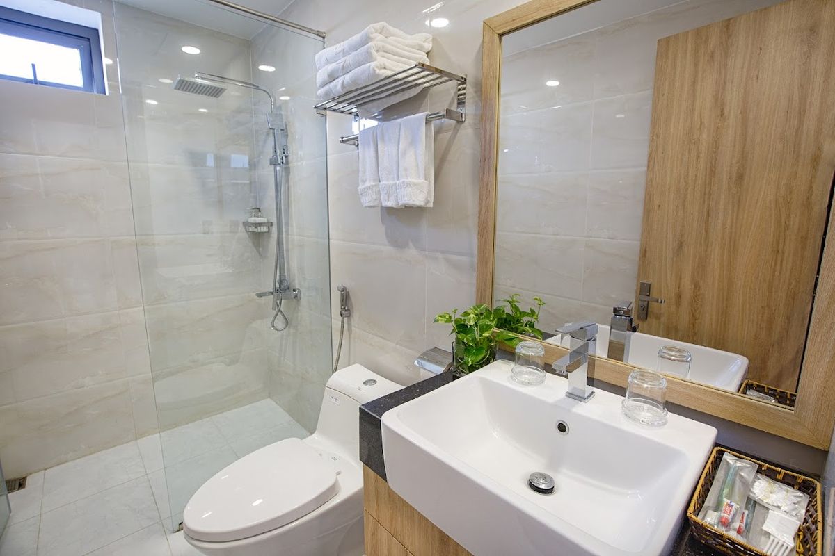 Continent Hotel Da Nang room interior in Son Tra