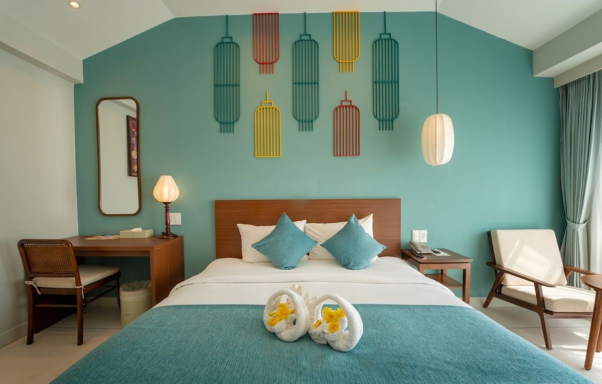 Cozy An Boutique Hotel Hoian pool and grounds in Hoi An Old Town
