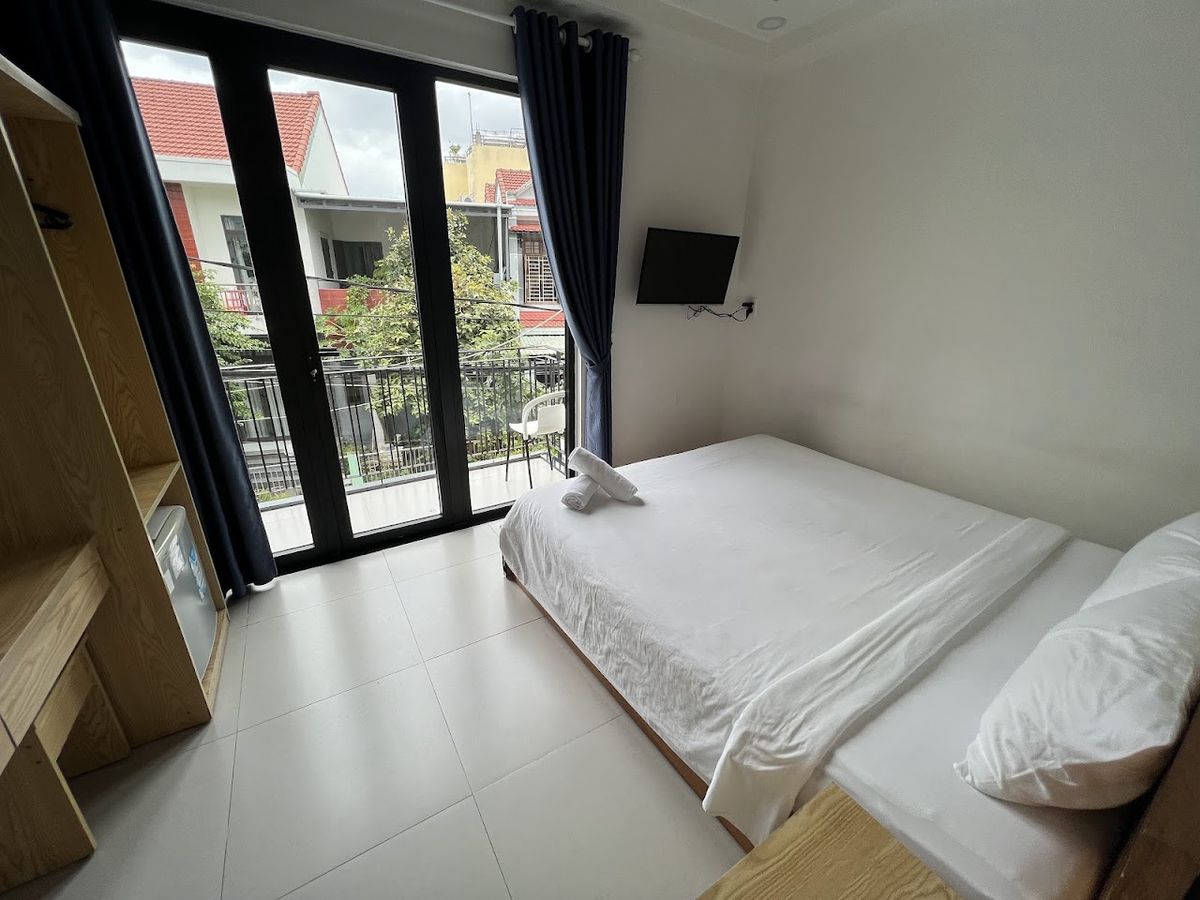 D Central Homestay Hoi An pool and grounds in Hoi An Old Town