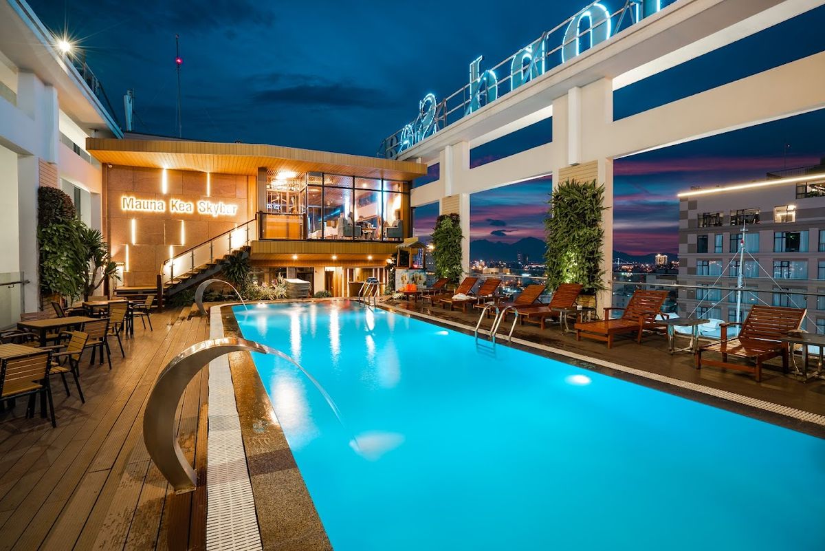 Diamond Sea Hotel exterior in My Khe Beach