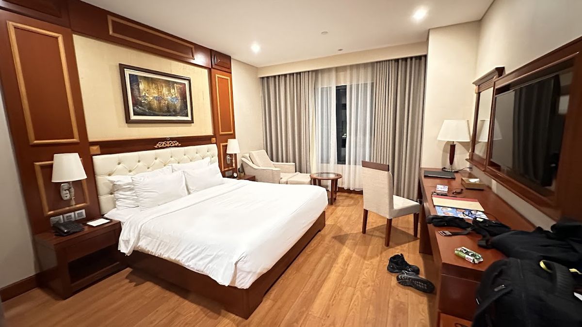 DLG Hotel Danang pool and grounds in My Khe Beach