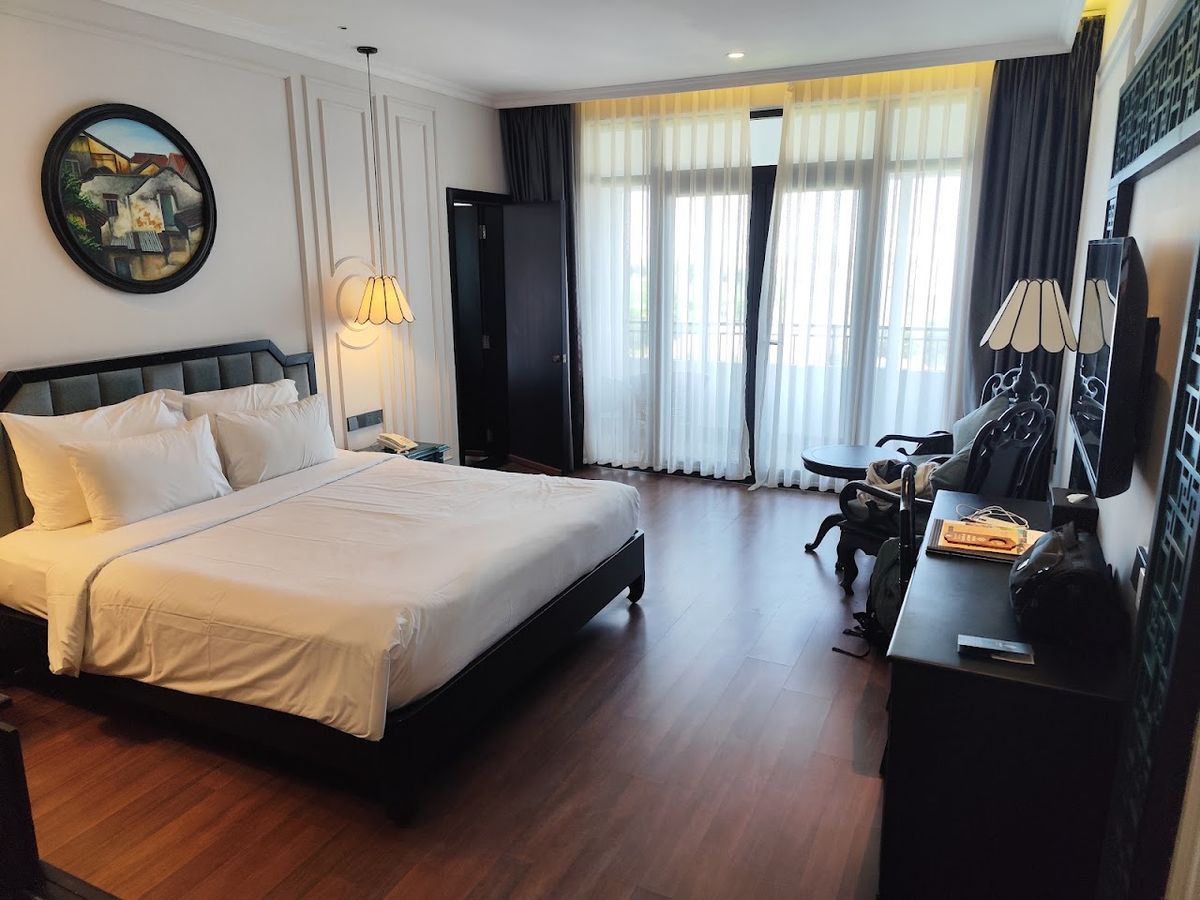 Hadana Boutique Resort Hoi An pool and grounds in Hoi An Old Town