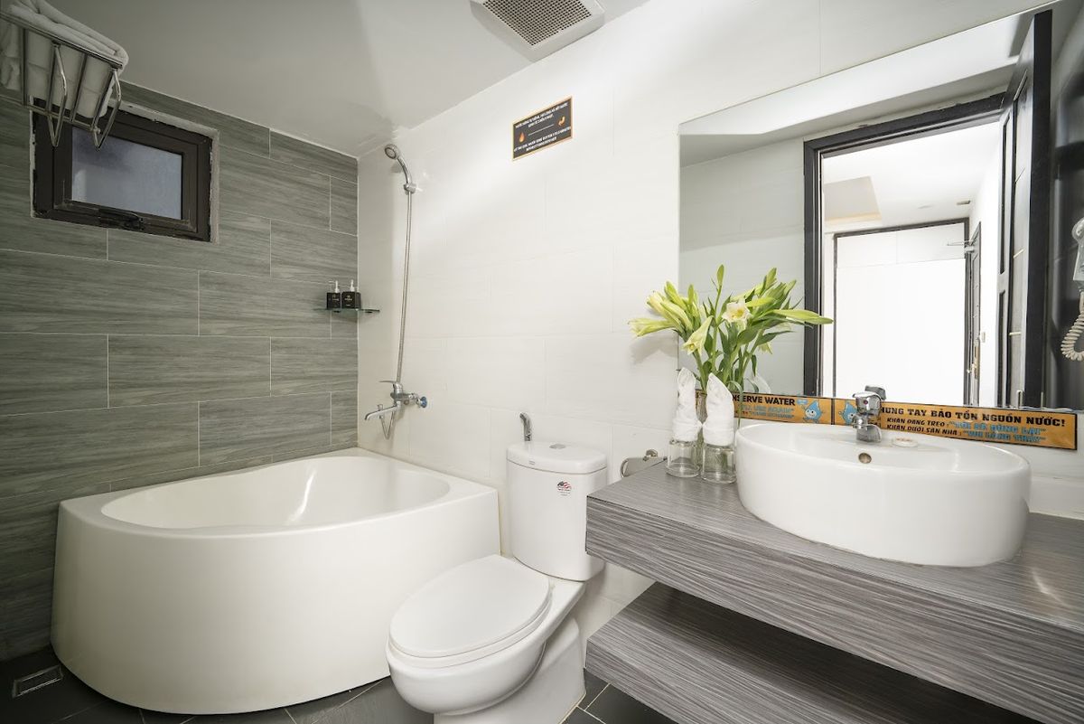Hanami Hotel Danang facilities in My Khe Beach