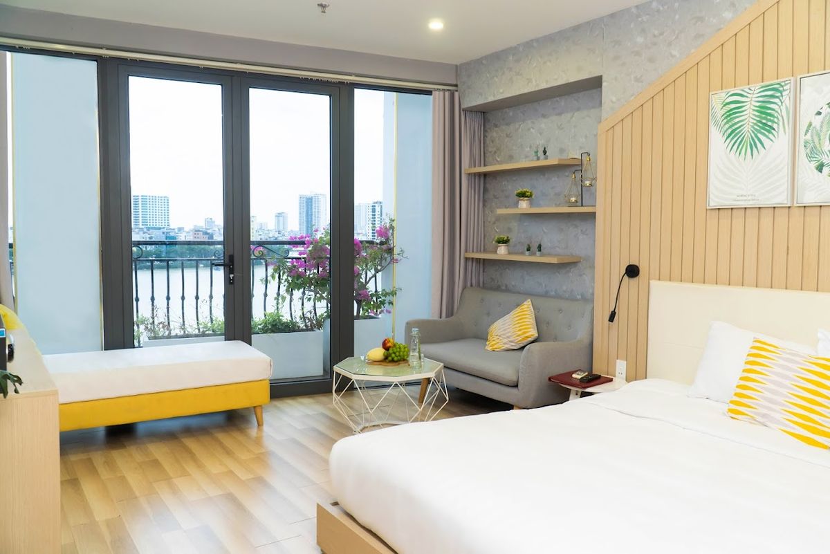 Happy Day Hotel exterior in Da Nang City Centre
