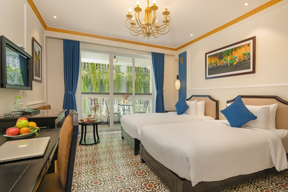 Hoi An Blue Sky Boutique Hotel & Spa pool and grounds in Hoi An Old Town