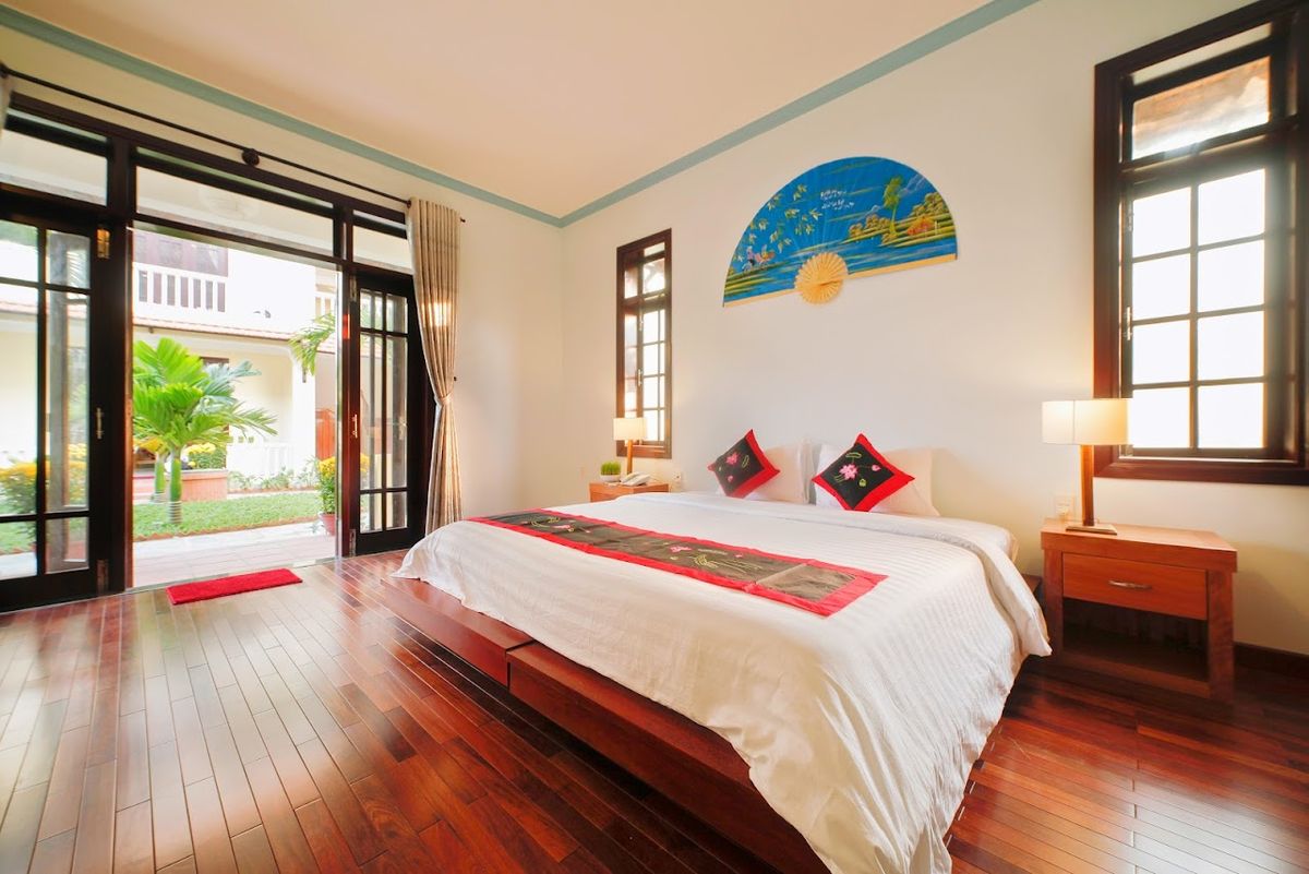 Hoi An Holiday Villa pool and grounds in Cua Dai