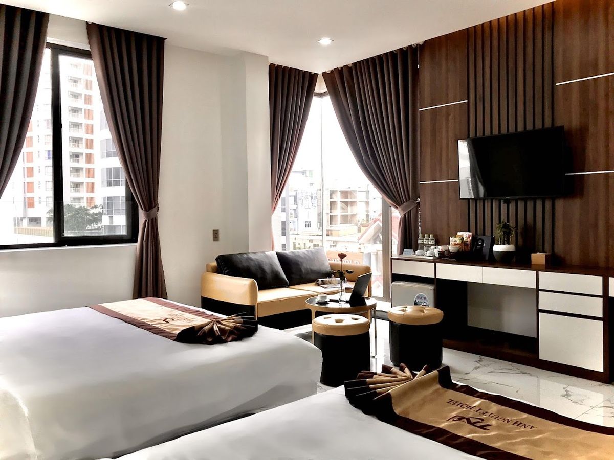 Khách Sạn Ánh Nguyệt Đà Nẵng pool and grounds in Da Nang City Centre
