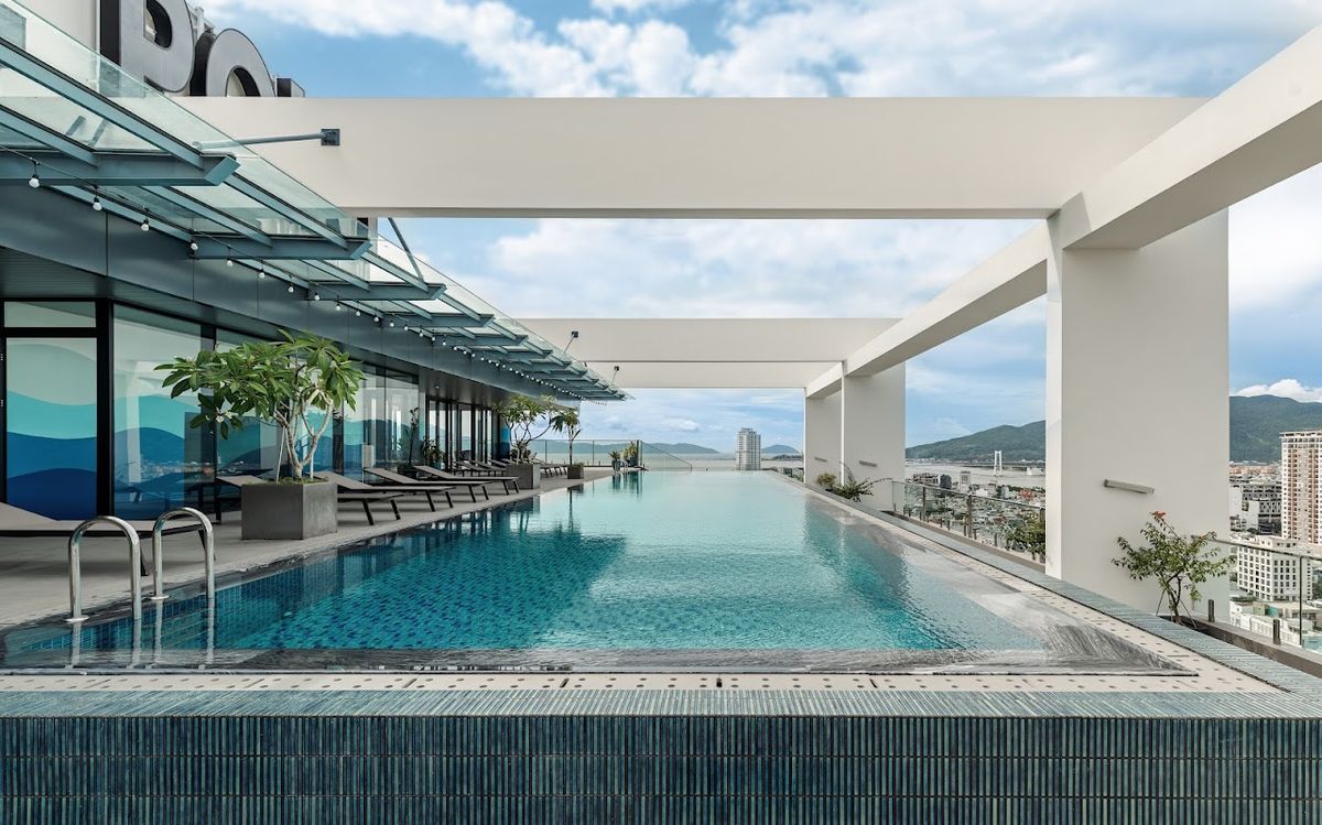 Khách Sạn CENTRE POINT room interior in Da Nang City Centre