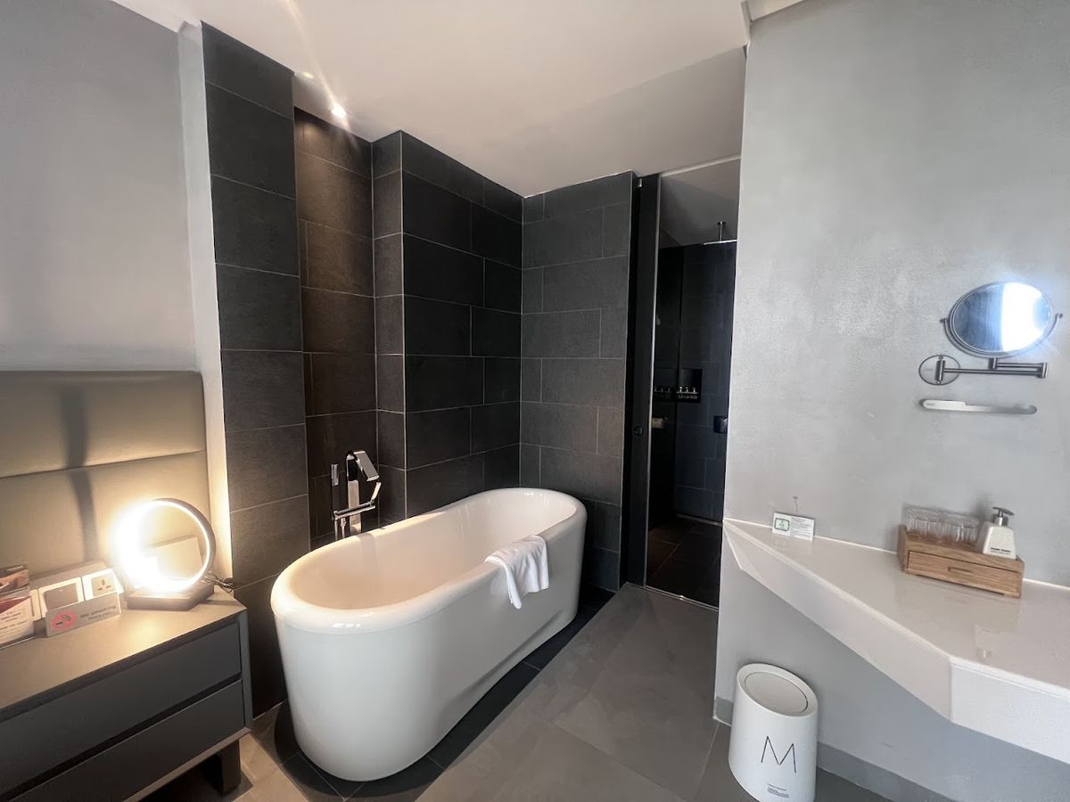 Legend Boutique Hotel facilities in My Khe Beach
