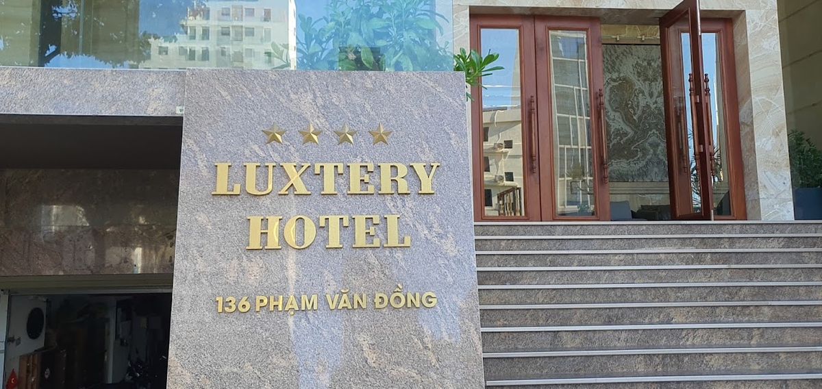 Luxtery Hotel exterior in Son Tra