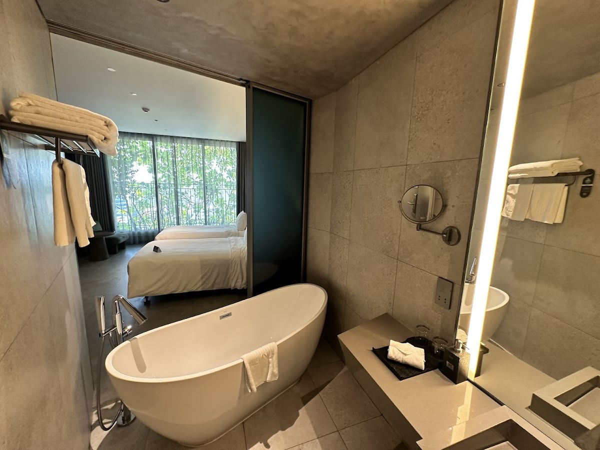 M Hotel Da Nang facilities in My Khe Beach