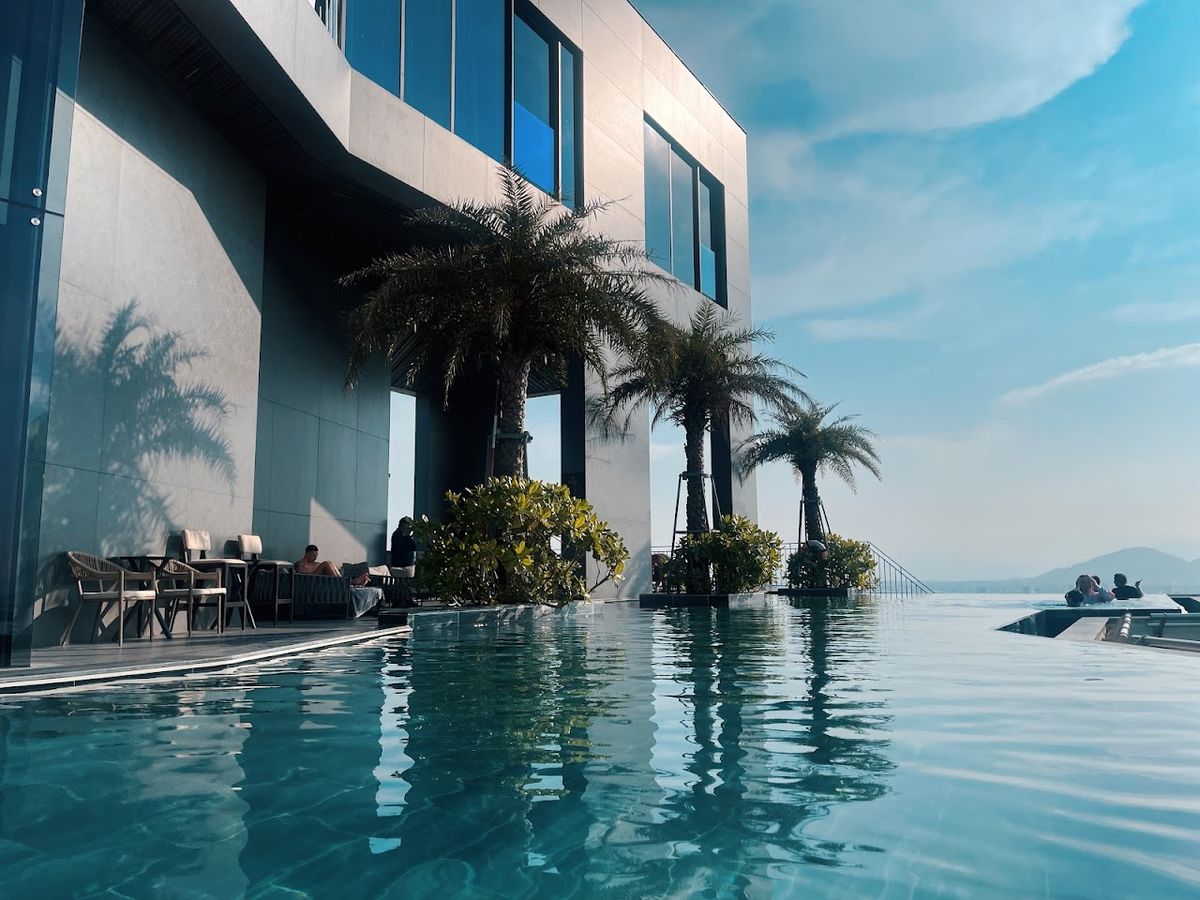M Hotel Da Nang room interior in My Khe Beach