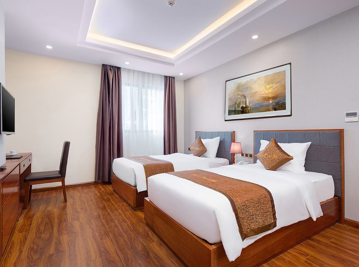 Mercury Boutique Hotel pool and grounds in Da Nang City Centre