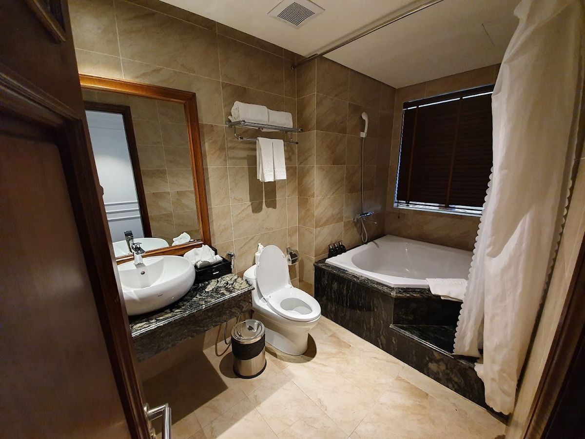 Monarque Hotel facilities in My Khe Beach