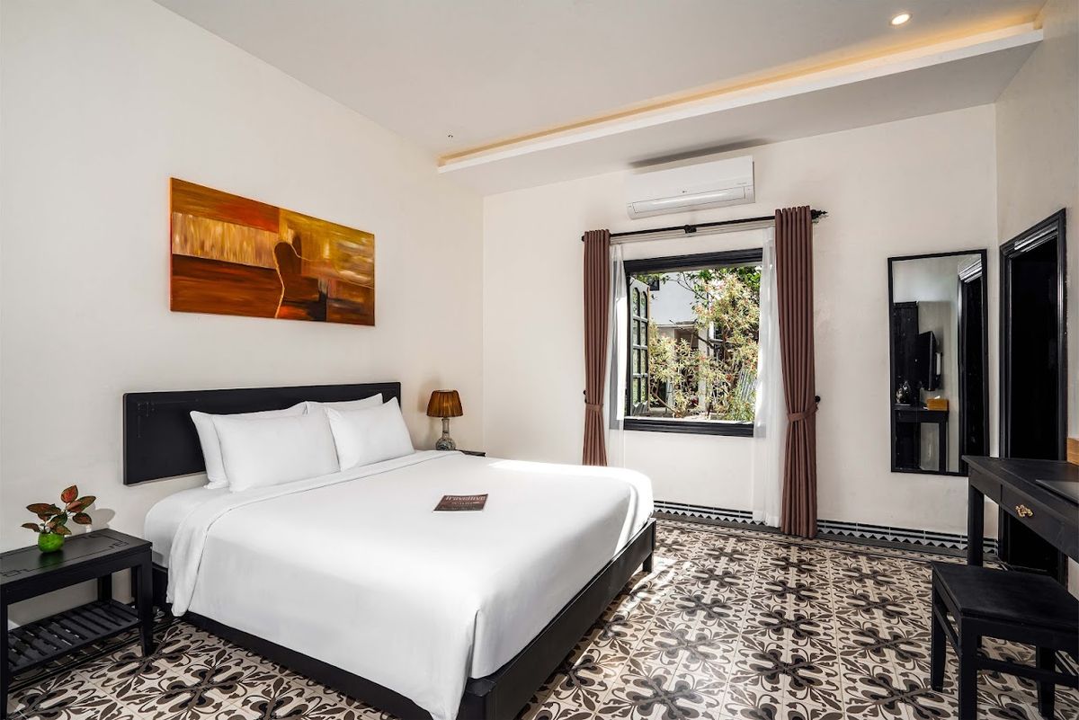 Muca Hoi An Co-living & Work Retreat pool and grounds in Cua Dai