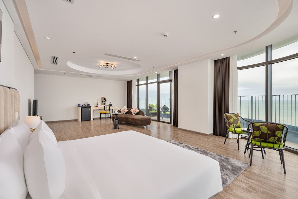 Nesta Celia Danang Hotel pool and grounds in My Khe Beach
