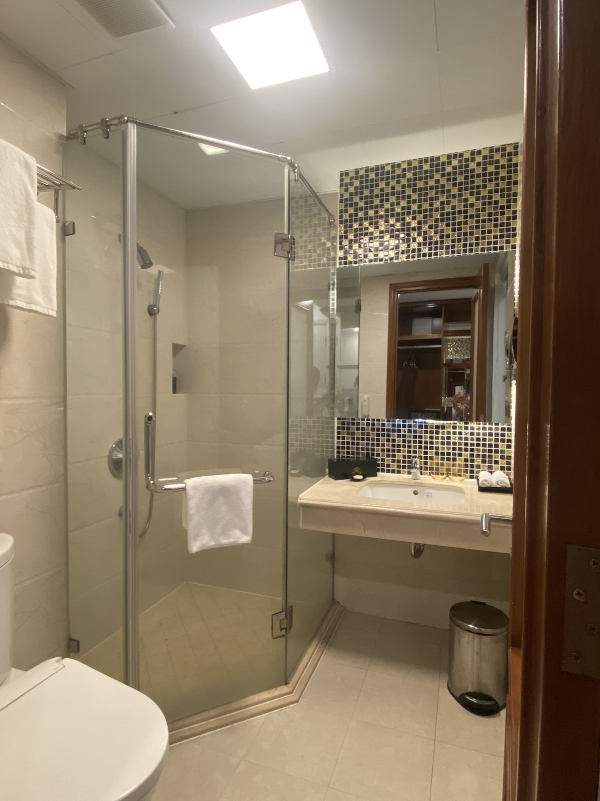 Paris Deli Danang Beach Hotel facilities in My Khe Beach