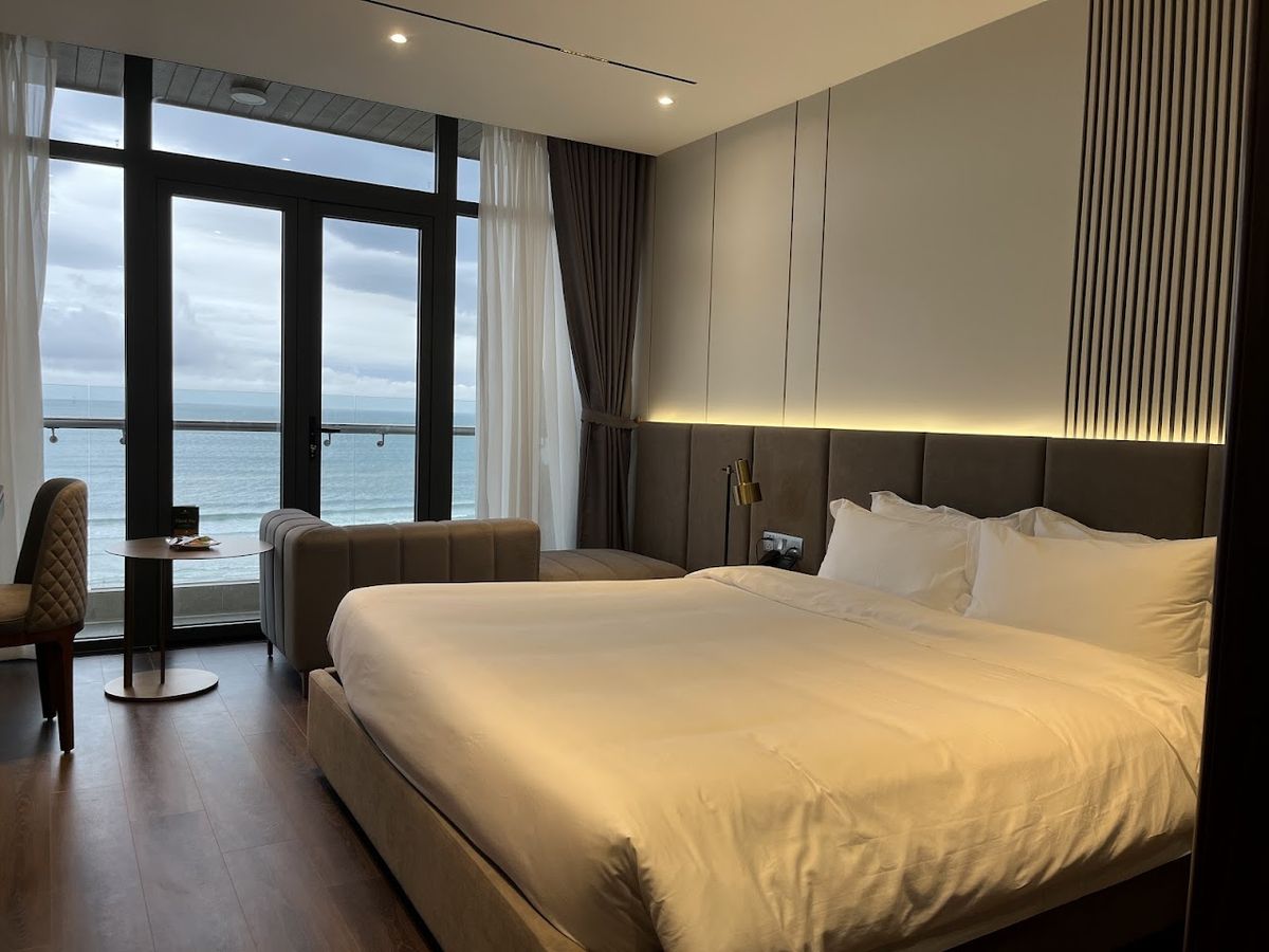 PHUC LONG LUXURY DANANG pool and grounds in My Khe Beach