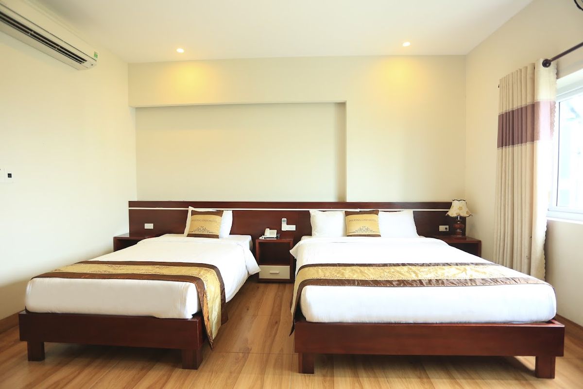 Phuong Linh Hotel Da Nang (PTE Phuong Linh Thao) pool and grounds in Non Nuoc