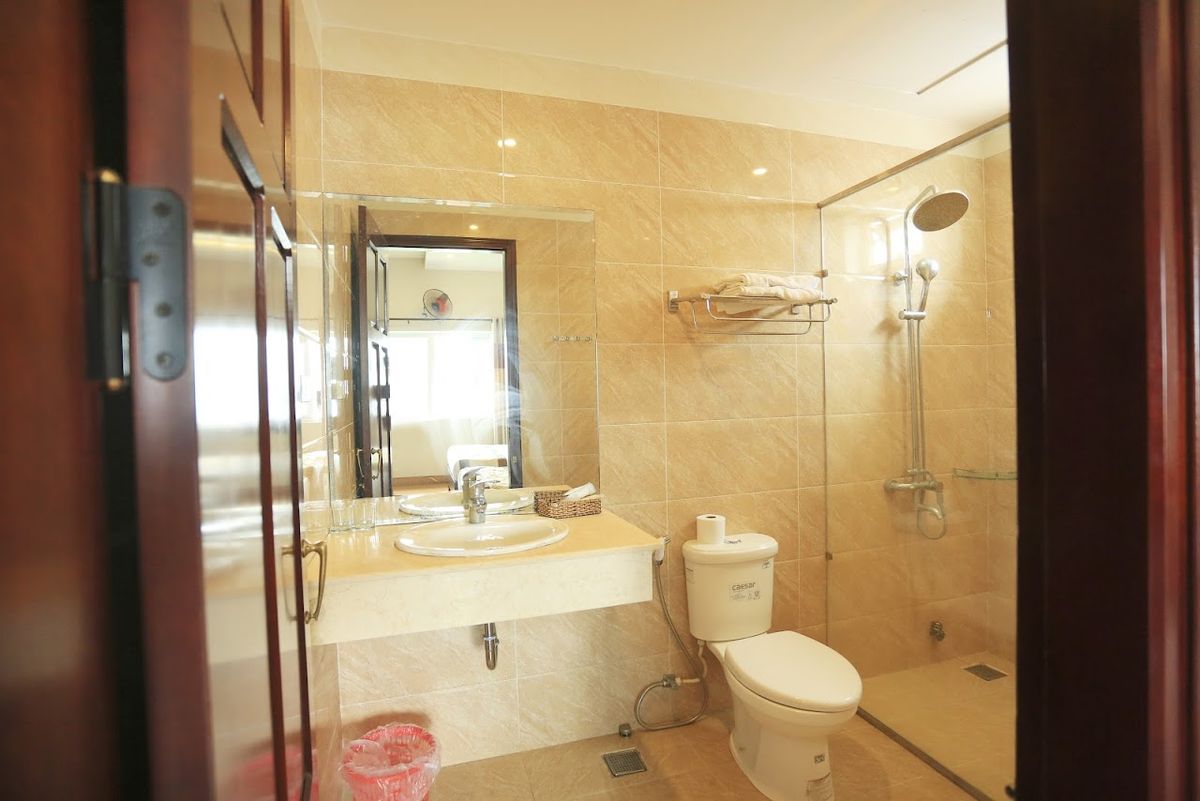 Phuong Linh Hotel Da Nang (PTE Phuong Linh Thao) room interior in Non Nuoc