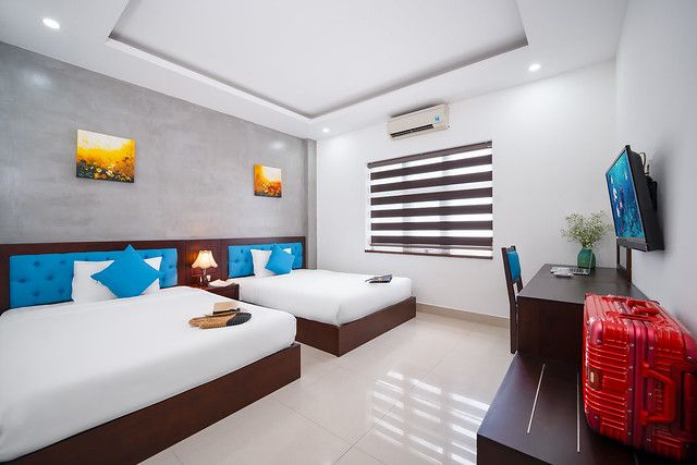 PLATINUM 1 HOTEL DA NANG pool and grounds in An Thuong