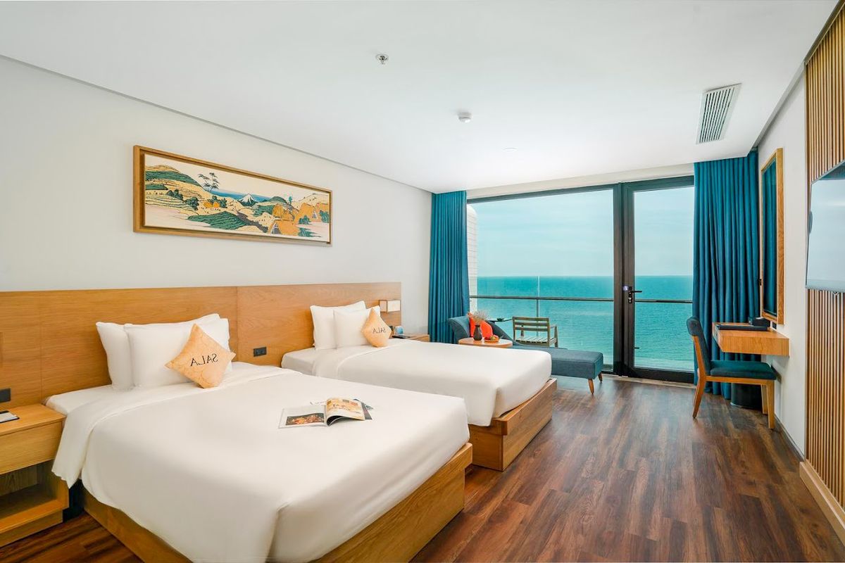 Sala Danang Beach Hotel pool and grounds in My Khe Beach