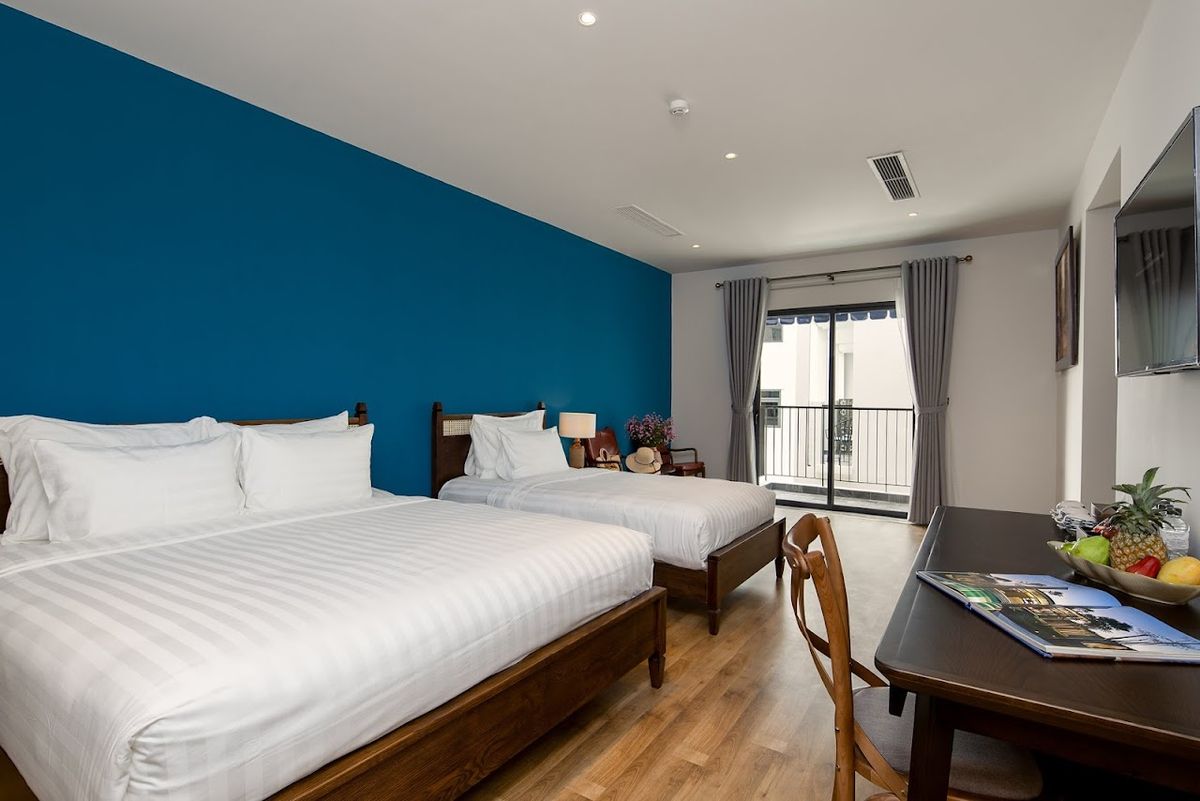 Salmalia Boutique Hotel & Spa pool and grounds in My Khe Beach