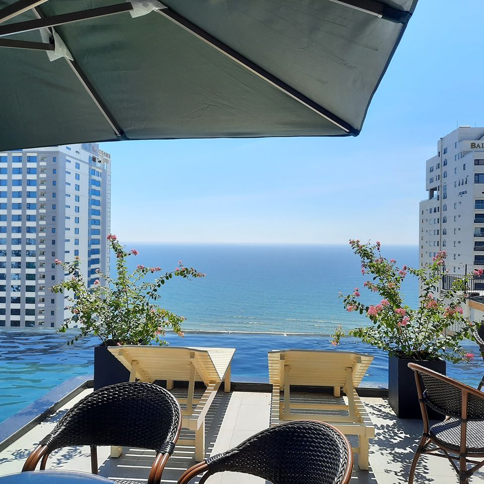 Santa Luxury Hotel exterior in An Thuong