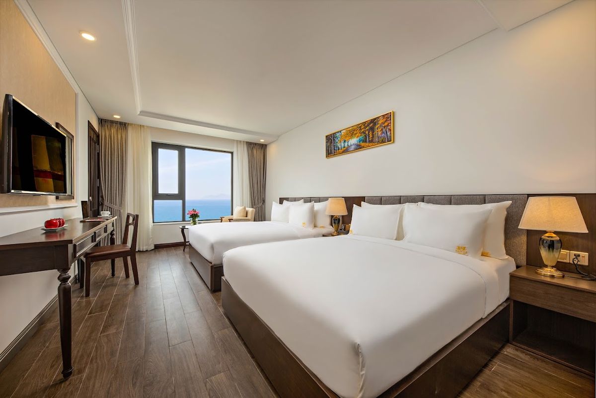 Santa Luxury Hotel pool and grounds in An Thuong