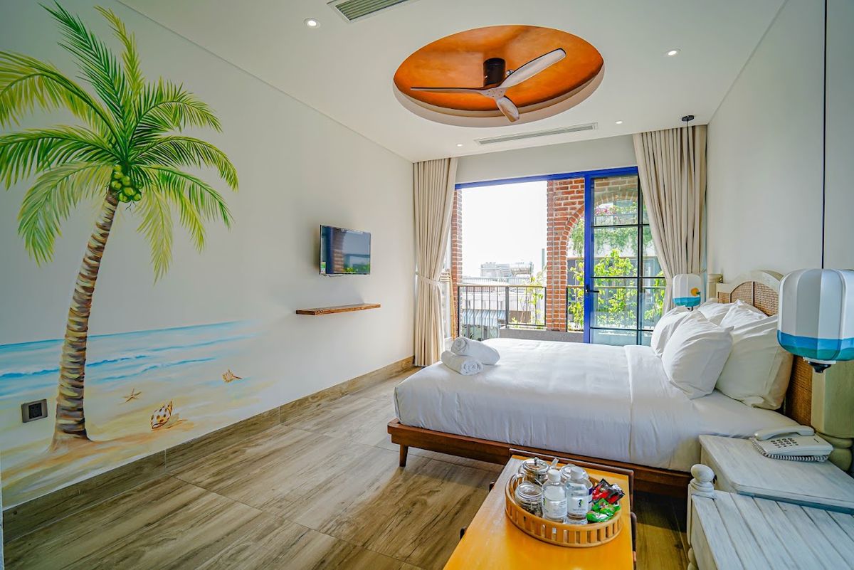 Seahorse Signature By Haviland pool and grounds in Da Nang City Centre