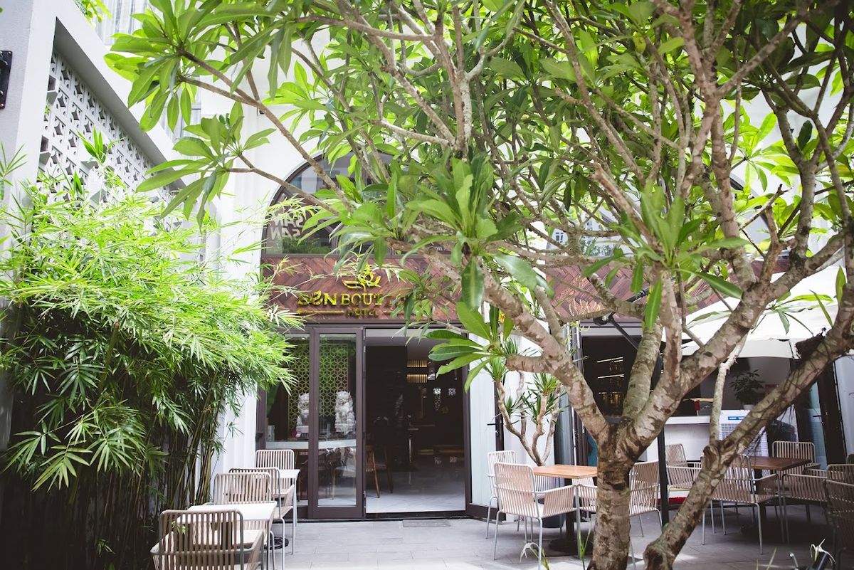 SEN Boutique Hotel Danang exterior in My Khe Beach