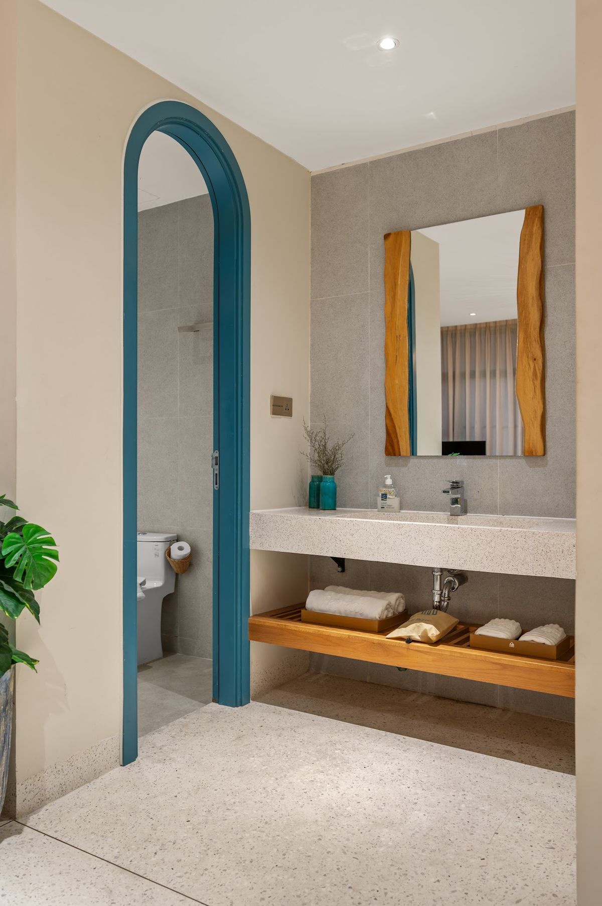 Serenity Retreat & Spa Danang facilities in My Khe Beach