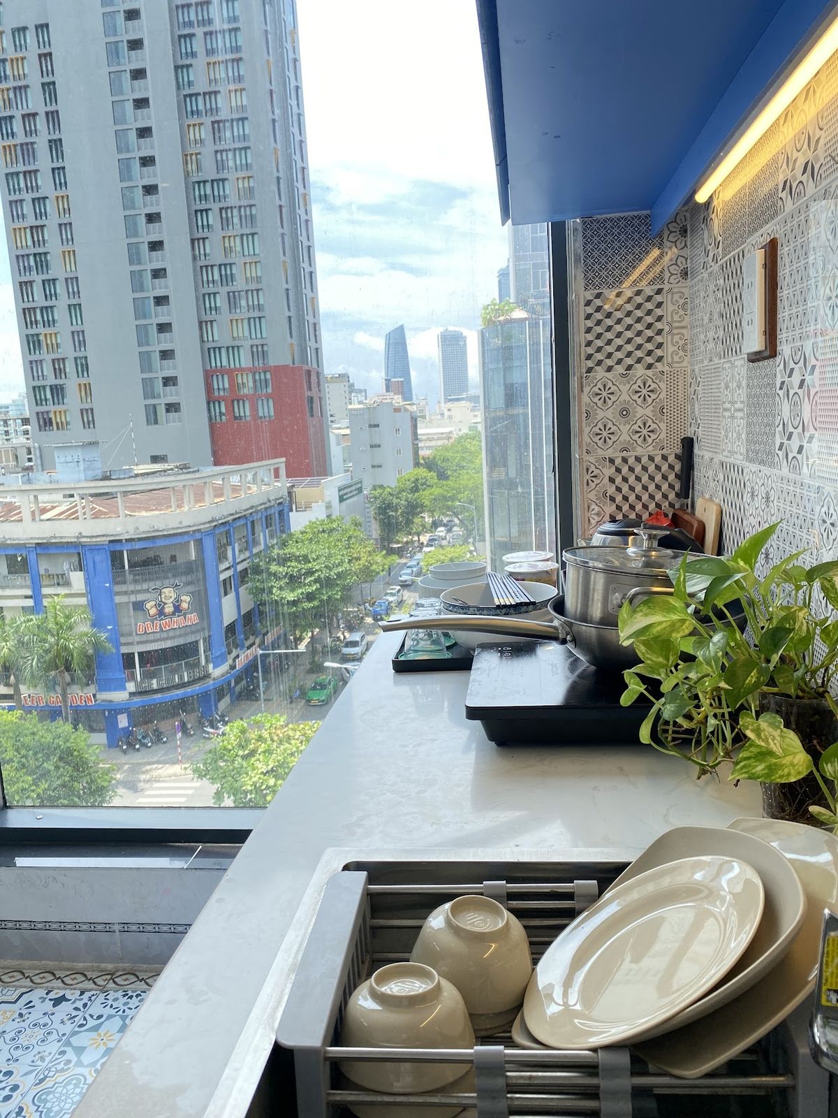 SNite Hotel & Dorm-Danang Dragon Bridge exterior in Da Nang City Centre