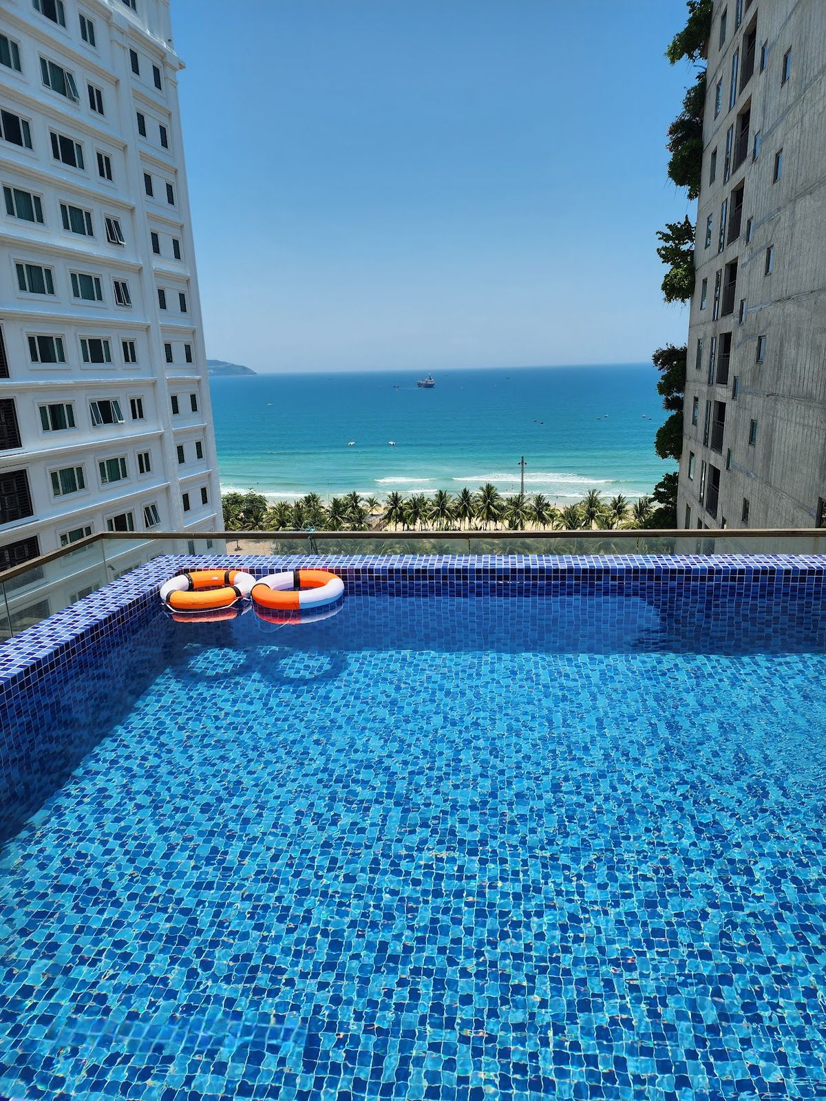 Soho Boutique Hotel Da Nang facilities in My Khe Beach