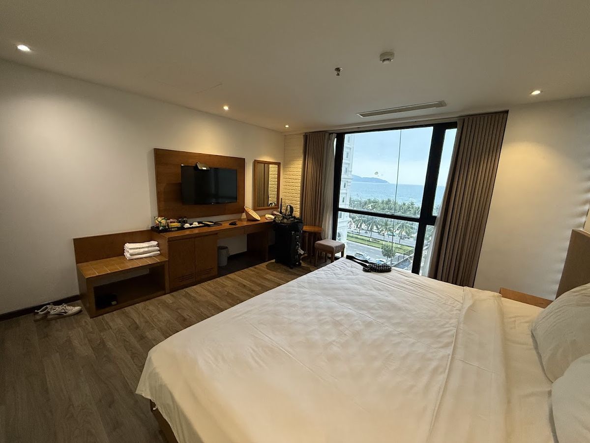 Soho Boutique Hotel Da Nang pool and grounds in My Khe Beach