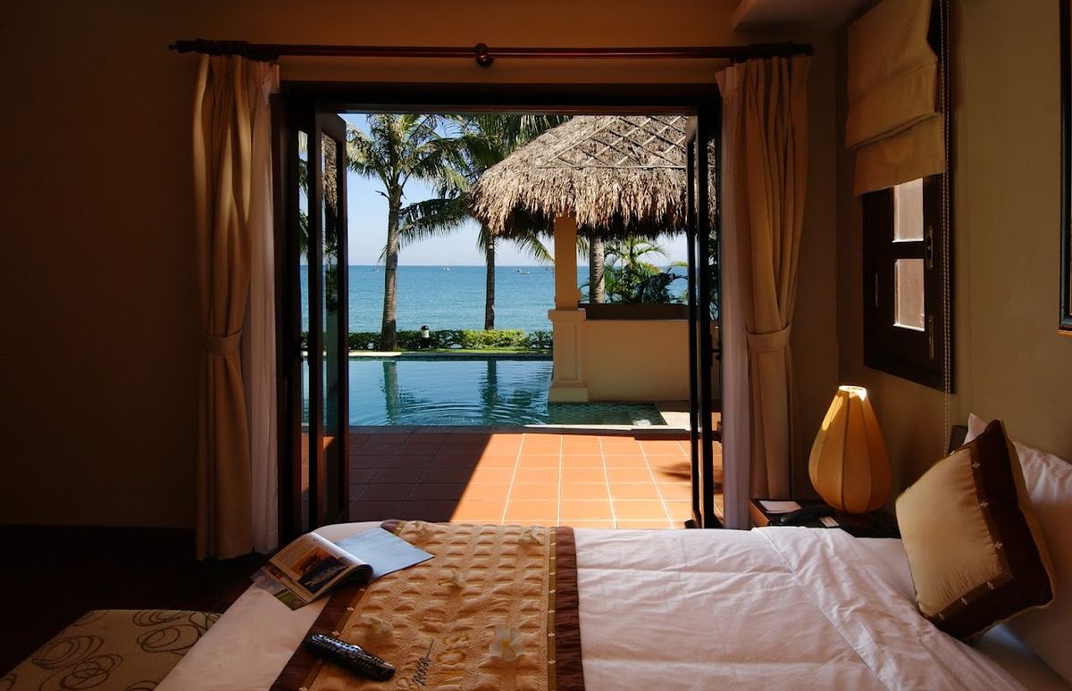 Son Tra Resort & Spa pool and grounds in Da Nang City Centre