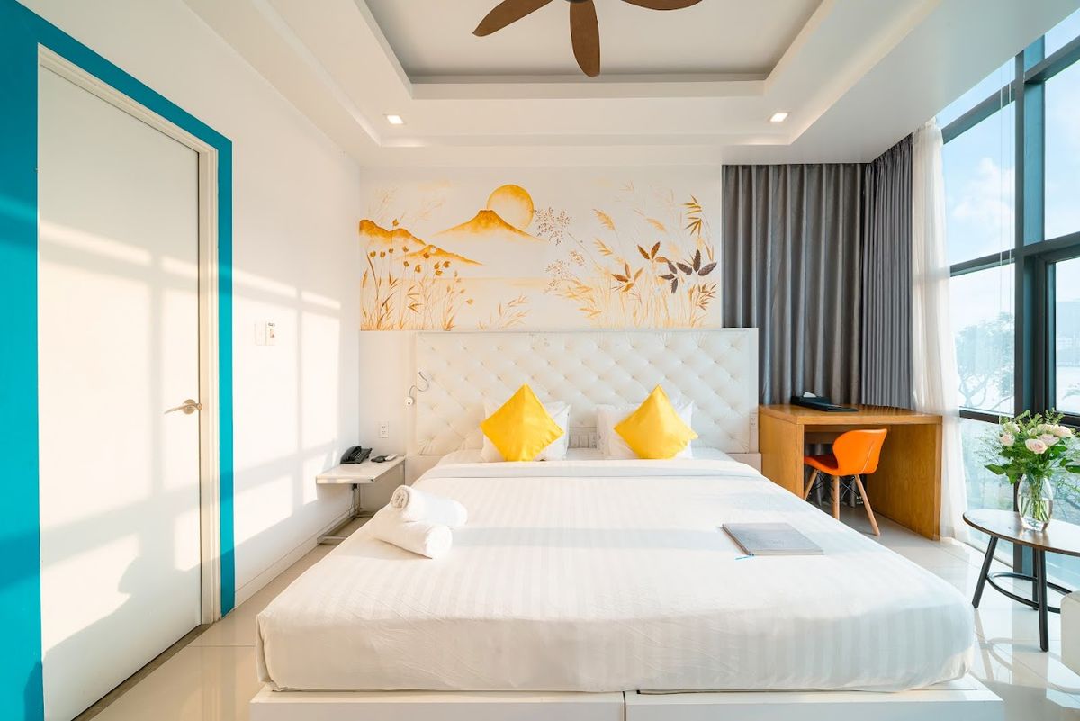 Starcity Hotel Apartment Đà Nẵng By Haviland pool and grounds in Da Nang City Centre