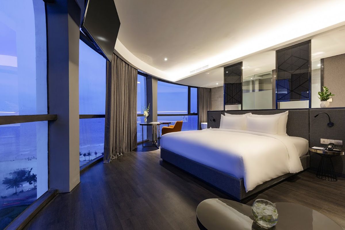 Stella Maris Beach Danang Hotel pool and grounds in My Khe Beach