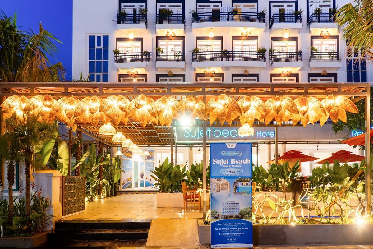 Sujet Beach Hotel Da Nang exterior in Da Nang City Centre