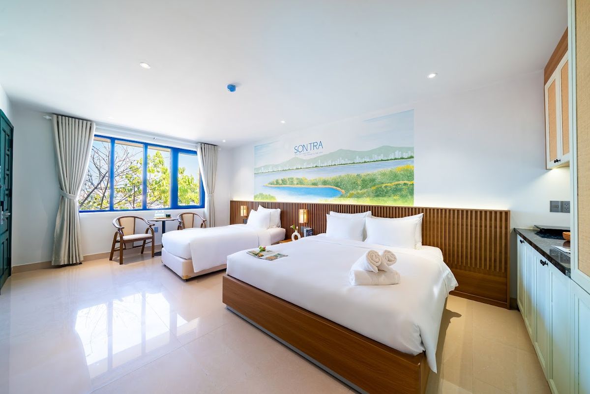 Sujet Residence Danang pool and grounds in Da Nang City Centre